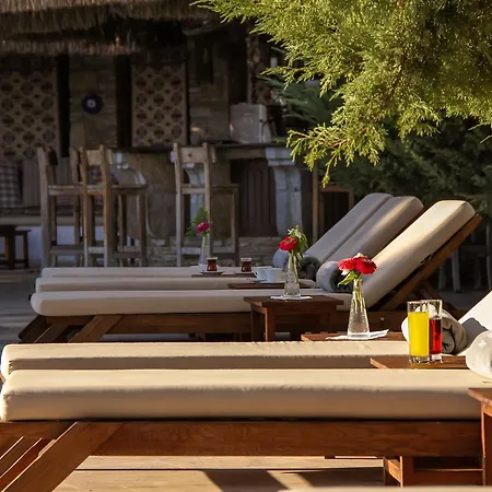 Отель Aydos Hotels & Breeze Restaurant *