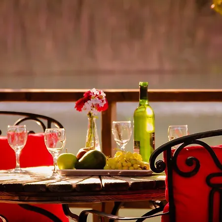 Aydos Hotels & Breeze Restaurant * Дальян
