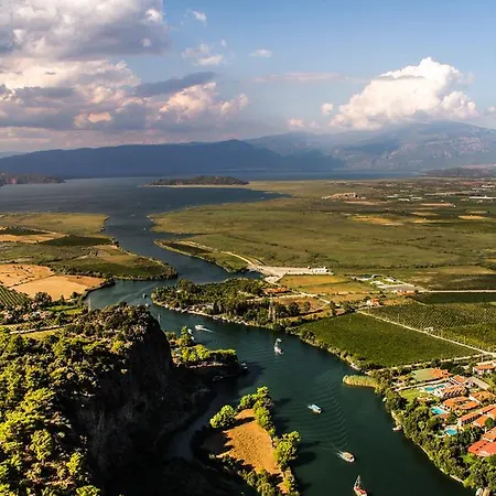 Отель Aydos Hotels & Breeze Restaurant *