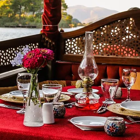 Aydos Hotels & Breeze Restaurant * Дальян