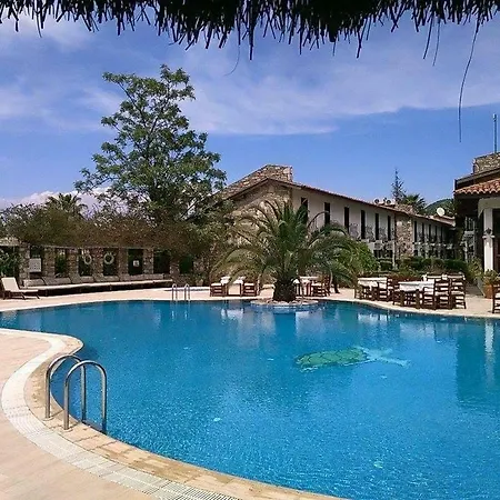 Aydos Hotels & Breeze Restaurant * Дальян