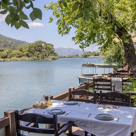 Aydos & Breeze Restaurant Hotel 5*