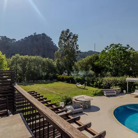 Hotel Aydos & Breeze Restaurant 5*