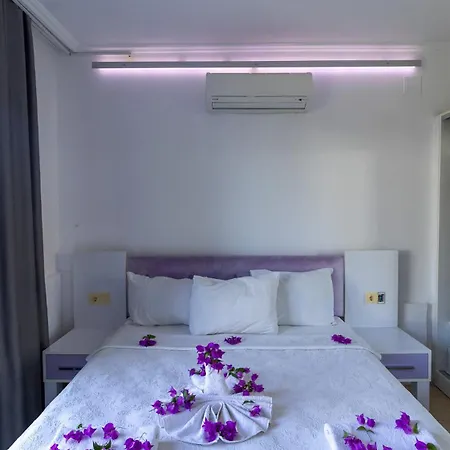 Aydos & Breeze Restaurant 5*