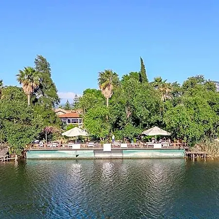 Aydos & Breeze Restaurant Hotel 5*